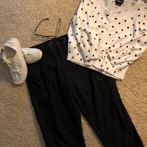 Studio Y black capri pants